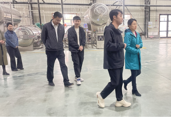 哈尔滨市松北区人大主任黄明瑾带队到区人大代表企业利如金农业集团远海农业走访慰问