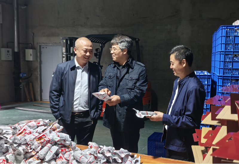黑龙江省委网信办二级巡视员刘平刘平赴利如金农业集团远海分公司考察调研
